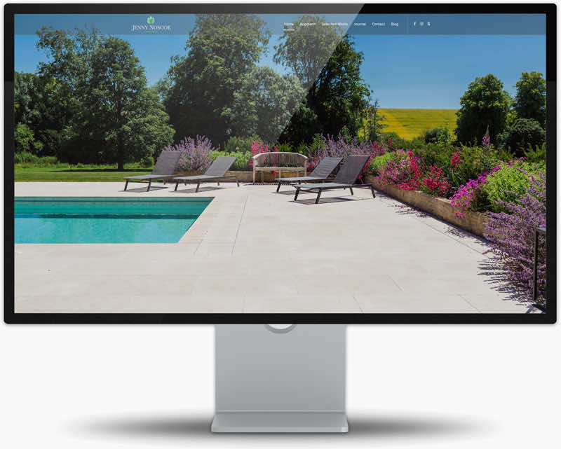 Computer with Pool image